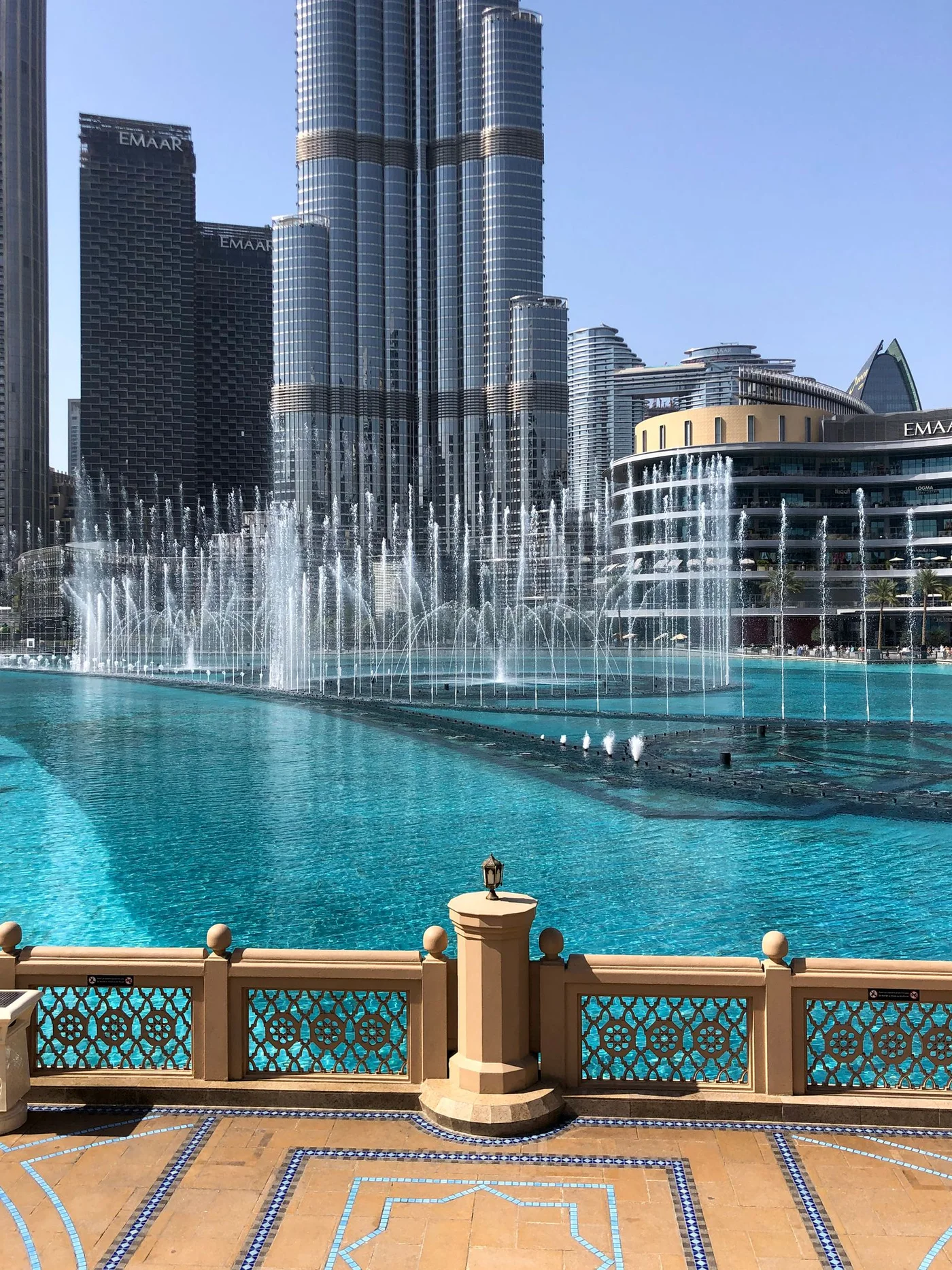 迪拜市中心建筑与城市景观。