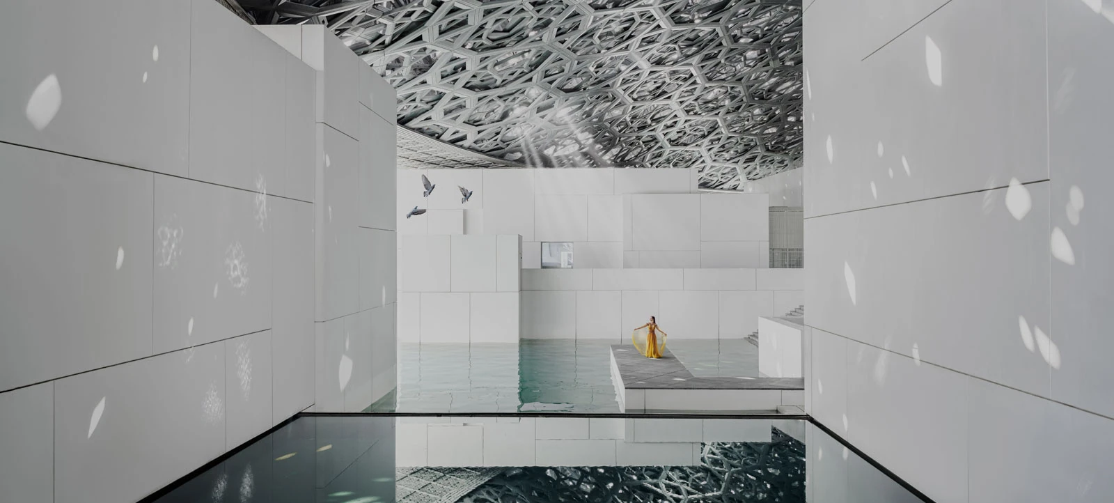 Интерьер Louvre Abu Dhabi